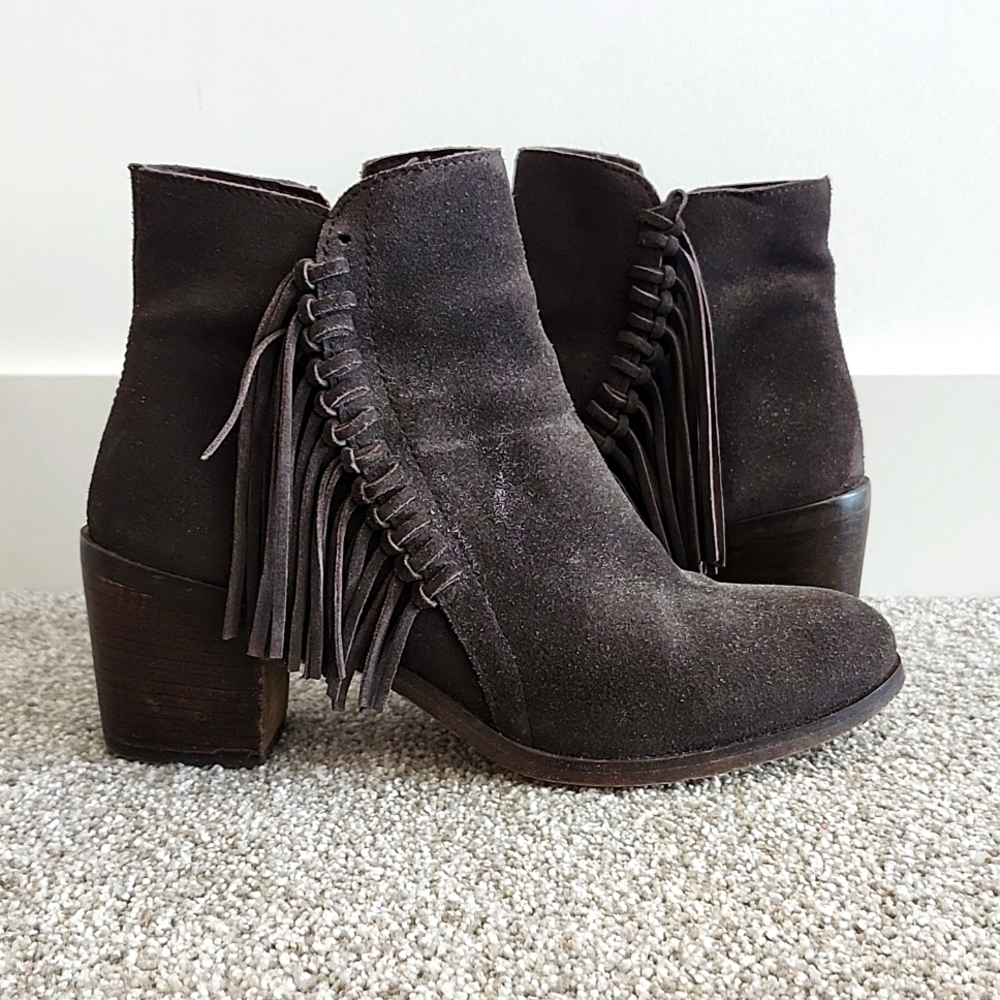 Kenneth Cole Reaction Grey Ankle Boots With Fringe